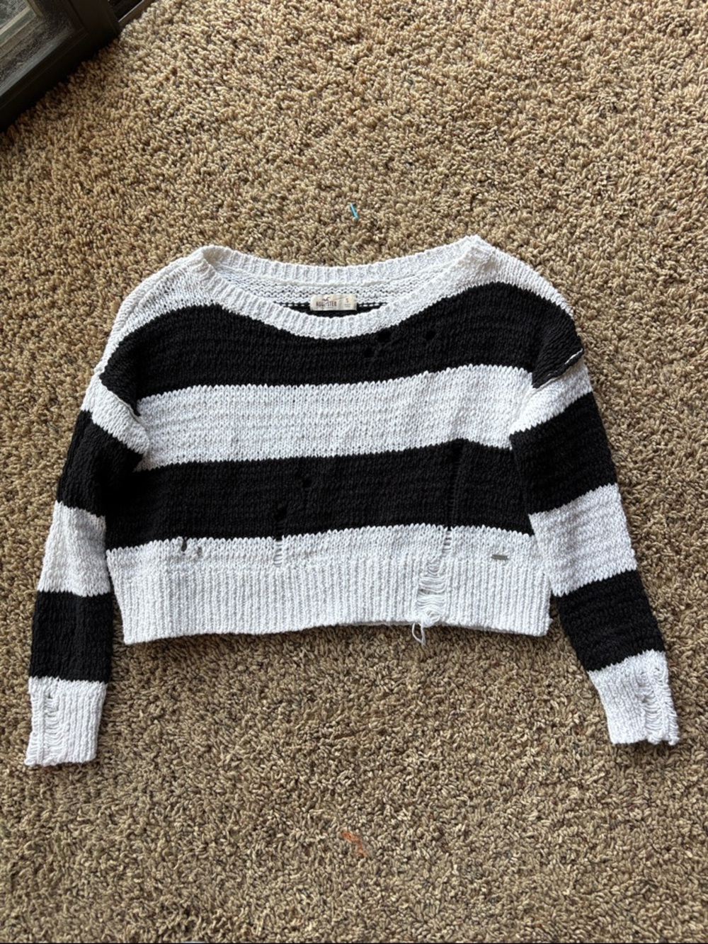 Striped Black & White Cropped Sweater - Brand: Unknown